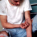 Innovatieve drugsdealer levert glutenvrije heroïne aan verslaafden met chronische darmaandoening