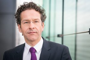 Eurogroepvoorzitter Jeroen Dijsselbloem mag op zijn kin kloppen van Griekenland. (Foto: Rijksoverheid.nl, Wikimedia Commons)