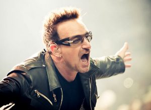 Wereldverbeteraar Bono heeft de humanitaire slogan 'make poverty history' als geen ander in de praktijk omgezet. (Foto: Peter Neill, CC By 2.0)