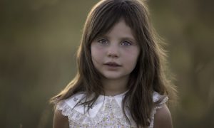 Lotte (8) moet kiezen: paardrijden of ballet