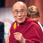 Verbitterde Dalai Lama zet stap opzij