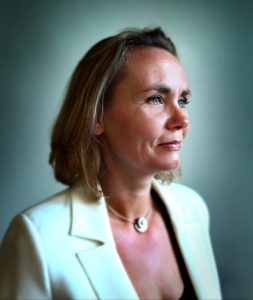 Liesbeth Homans vraagt zich dikwijls af of het niet gewoon aan haar ligt. (Foto:  Filip Naudts, CC BY 2.0)