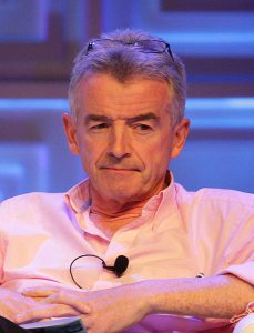 Ryanair-baas Michael O'Leary verdedigt zijn beslissing om de tarieven voor vrouwen te verdubbelen. (Foto: world travel & tourism council CC BY-SA )