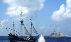 Koninklijke Marine keldert piratenschip voor kust van Puntland
