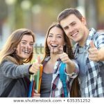 Onze scholen doen het goed: nog nooit zoveel stockfoto’s van gelukkige studenten